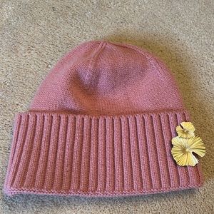 Women’s winter hat.
